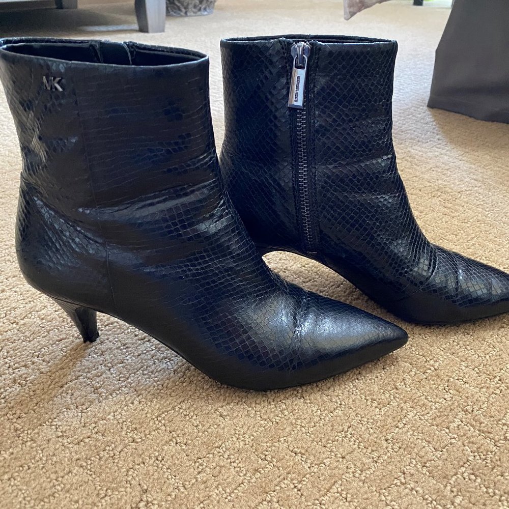 Michael Kors Blaine Flex-Kitten heel booties